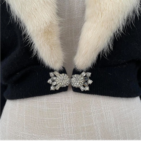 Black Cashmere cropped cardigan jacket with cream mink fur collar - Picture 6 of 8